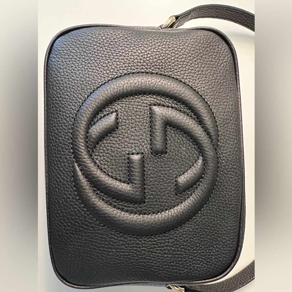 Authentic Gucci Soho Disco in Black leather